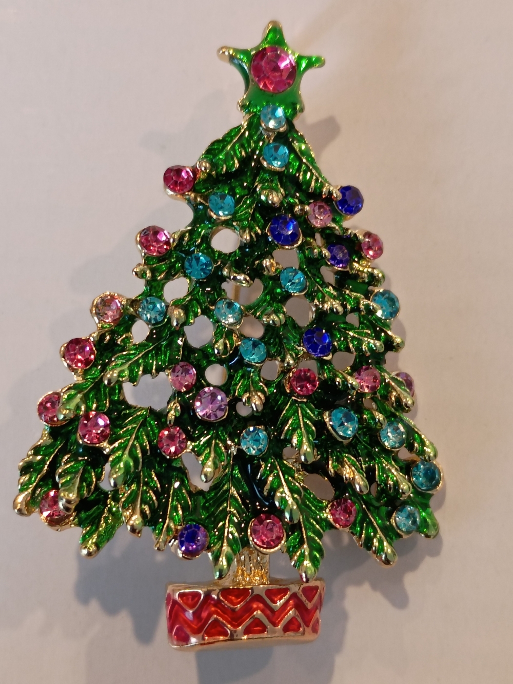 Festive Multicolor Rhinestone Christmas Tree Brooch - Green